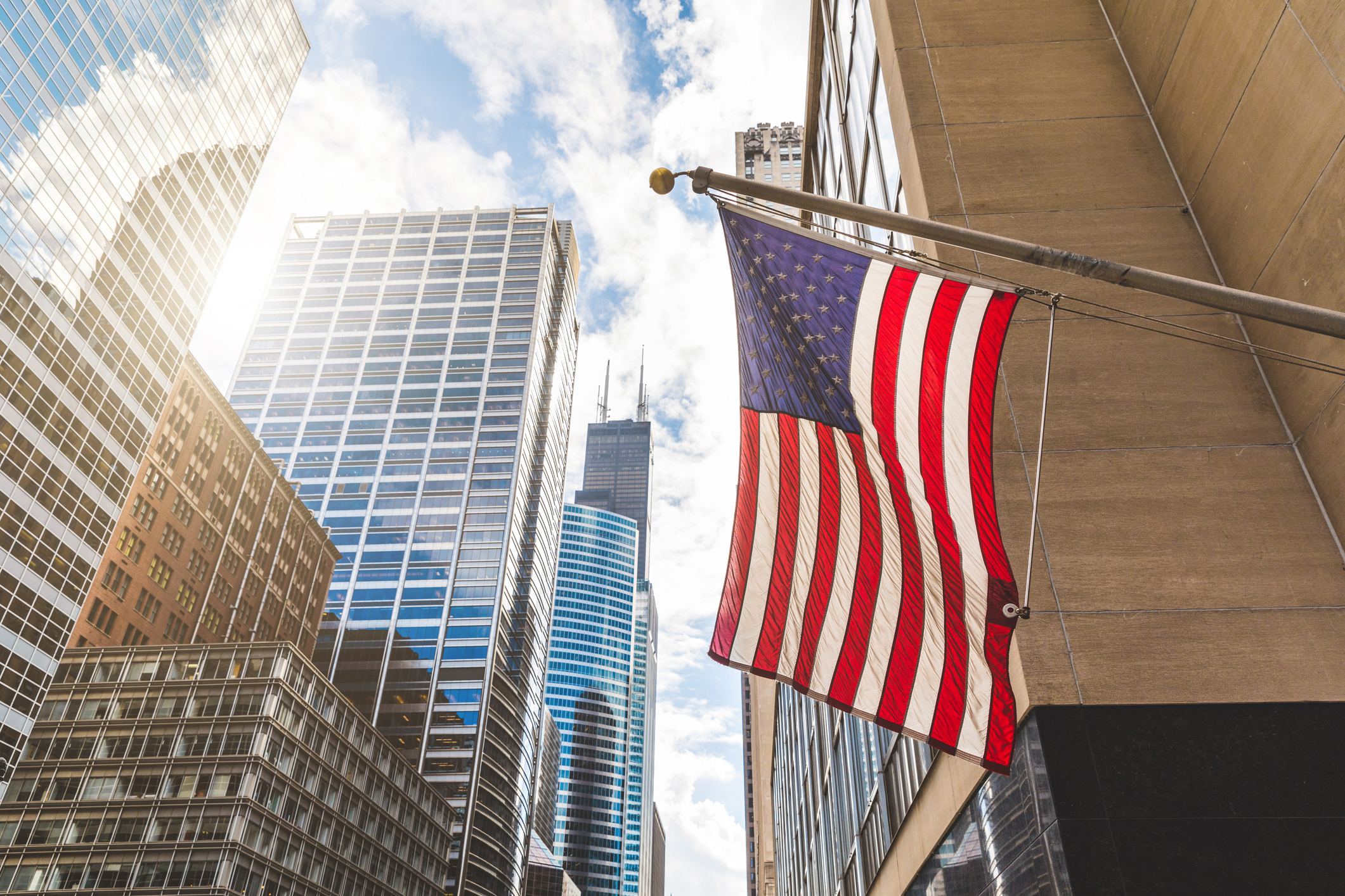 Understanding the Key Differences in UK vs. US Recruitment Laws